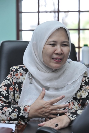 Pengarah Pusat Asasi Sains Pertanian (PASP), Prof Dr Mahiran Basri